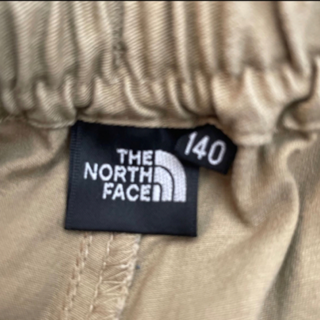 THE NORTH FACE(ザノースフェイス)のTHE NORTH FACE キッズ コットンイージークライミングパンツ　140 キッズ/ベビー/マタニティのキッズ服男の子用(90cm~)(パンツ/スパッツ)の商品写真