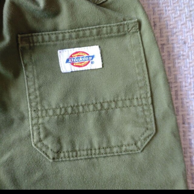 Dickies(ディッキーズ)のディッキーズ　カーキ　パンツ　110サイズ キッズ/ベビー/マタニティのキッズ服男の子用(90cm~)(パンツ/スパッツ)の商品写真