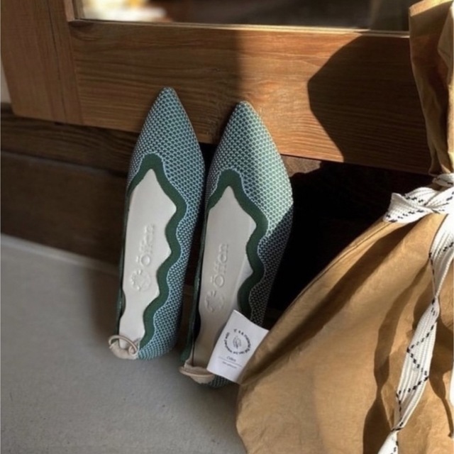 TOMORROWLAND(トゥモローランド)のオッフェン　スカラップ　シューズ レディースの靴/シューズ(スリッポン/モカシン)の商品写真