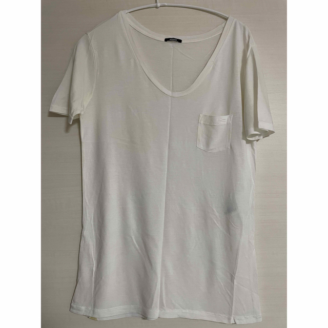 DENHAM(デンハム)のデンハム　未使用　Tシャツ　ポッケ付き　ネイビーもあります レディースのトップス(Tシャツ(半袖/袖なし))の商品写真