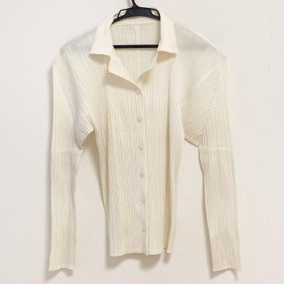 プリーツプリーズイッセイミヤケ シャツ/ブラウス(レディース/長袖)の プリーツプリーズイッセイミヤケ シャツ/ブラウス(レディース/長袖)の