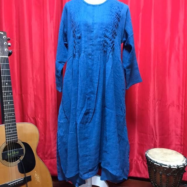 新品送込】マライカ ヘンプコットン藍染めピンタックワンピース ブルー