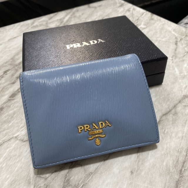 PRADA 二つ折り財布　バイカラー