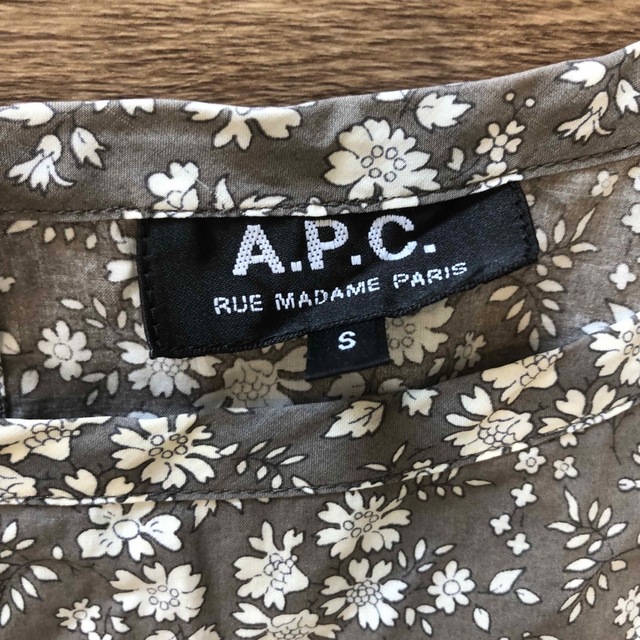 A.P.C(アーペーセー)のA.P.C リバティ　ワンピース レディースのワンピース(ひざ丈ワンピース)の商品写真