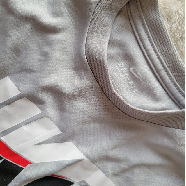 NIKE - 新品タグ付き NIKE Tシャツ BOY キッズの通販 by knyn112's shop|ナイキならラクマ
