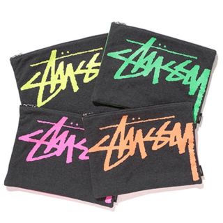 ステューシー(STUSSY)のstussy women  ノベルティクラッチバッグ(クラッチバッグ)