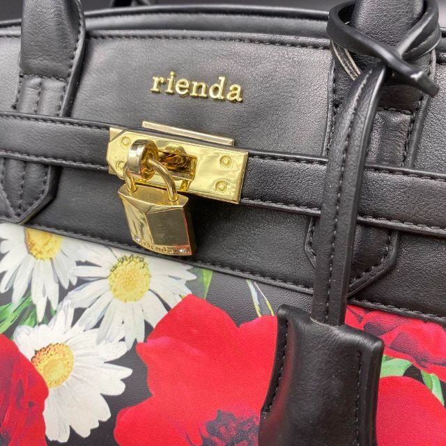 rienda(リエンダ)の【未使用】rienda リエンダ　トートバッグ　花柄　ベルト　南京錠　A4 レディースのバッグ(トートバッグ)の商品写真