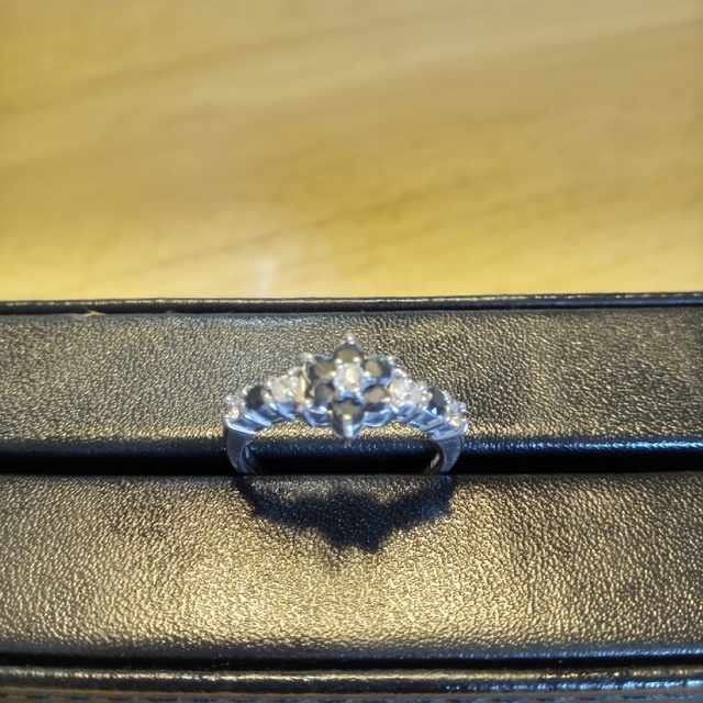 （専用です）K18ホワイトゴールドダイアモンドリング レディースのアクセサリー(リング(指輪))の商品写真
