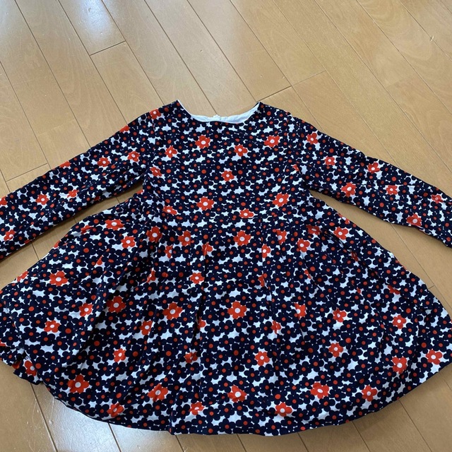 Jacadi(ジャカディ)のjacadi フラワーワンピース キッズ/ベビー/マタニティのキッズ服女の子用(90cm~)(ワンピース)の商品写真