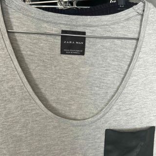 ザラ(ZARA)のZARA★ポケットレザー★グレーTシャツ(Tシャツ/カットソー(半袖/袖なし))