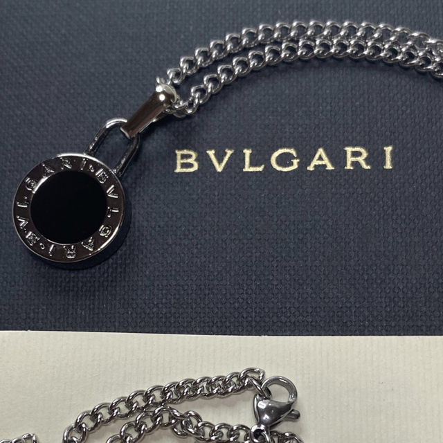 【新品正規品】BVLGARI ペンダント チャーム +チェーン 革紐 ネックレス