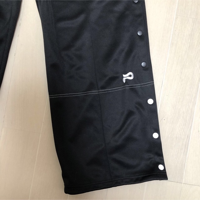 1LDK SELECT(ワンエルディーケーセレクト)のpeate FOOTBALL Pants black パンツ　ジャージ レディースのパンツ(カジュアルパンツ)の商品写真