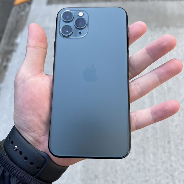 スマートフォン本体iPhone 11 Pro 256GB ミッドナイトグリーン　本体