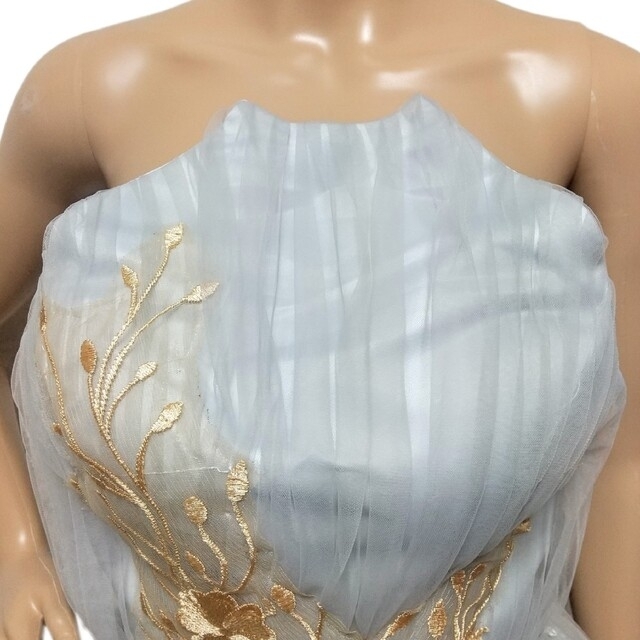 ゴールド刺繍 ホルターネック テールカットミモレ丈 パーティードレス レディースのフォーマル/ドレス(ミディアムドレス)の商品写真