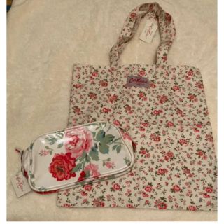 キャスキッドソン(Cath Kidston)のキャスキッドソン　花柄トートバッグ&ポーチ2点セット(トートバッグ)