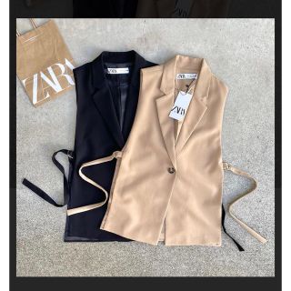 ザラ(ZARA)のZARAスリットベスト(ベスト/ジレ)