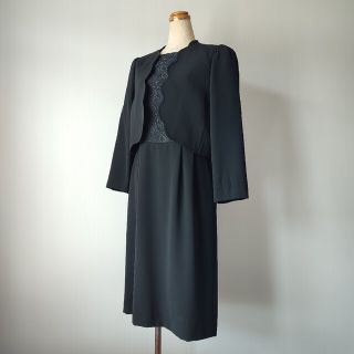 トウキョウソワール(TOKYO SOIR)の東京ソワール　ブラックフォーマル　喪服　ワンピーススーツ　11号(礼服/喪服)