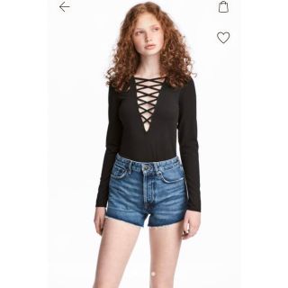 エイチアンドエム(H&M)のH&M レースアップトップス(カットソー(長袖/七分))