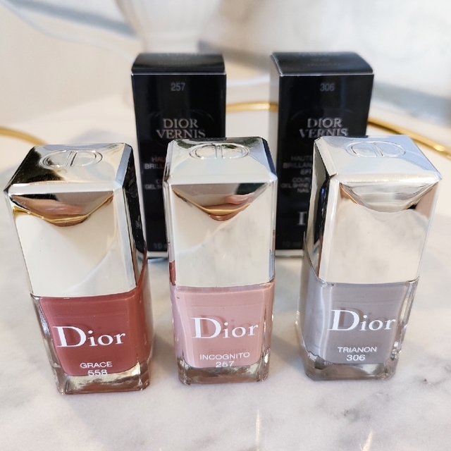 Dior(ディオール)のDIOR ヴェルニ　人気カラー3点セット。*美品 コスメ/美容のネイル(マニキュア)の商品写真