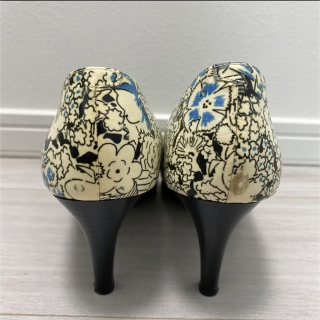 ANNA SUI(アナスイ)の美品！ANNA SUI アナスイ　24.5 花柄　オフホワイト　パンプス レディースの靴/シューズ(ハイヒール/パンプス)の商品写真