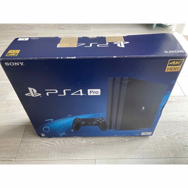 PlayStation4(プレイステーション4)のPlaystation 4 PRO プレステ4PRO エンタメ/ホビーのゲームソフト/ゲーム機本体(家庭用ゲーム機本体)の商品写真