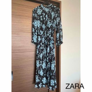 ザラ(ZARA)のZARA フラワーモチーフ ワンピース S(ロングワンピース/マキシワンピース)