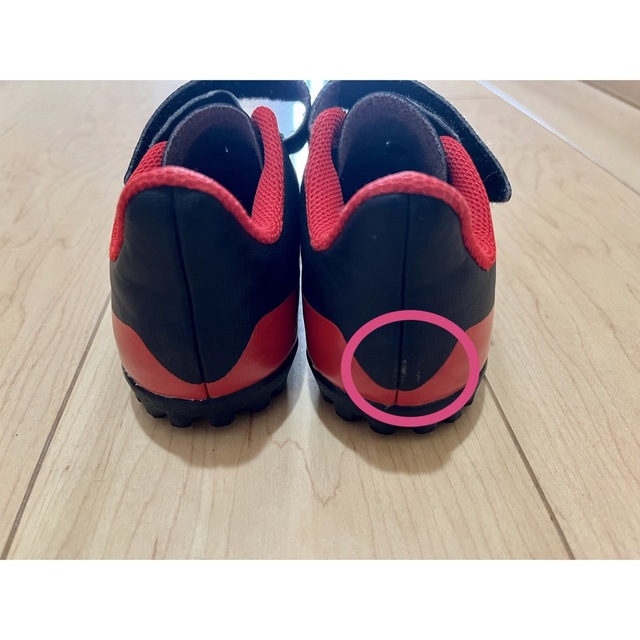 adidas(アディダス)のジュニアサッカー用靴⭐︎adidas 18センチ スポーツ/アウトドアのサッカー/フットサル(シューズ)の商品写真