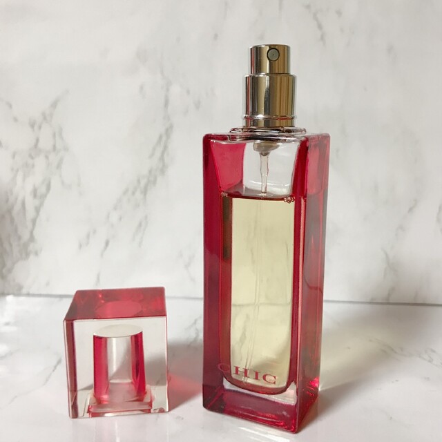 CAROLINA HERRERA(キャロライナヘレナ)の希少　キャロライナ　ヘレラ　シック　オーデパルファム　30ml コスメ/美容の香水(香水(女性用))の商品写真