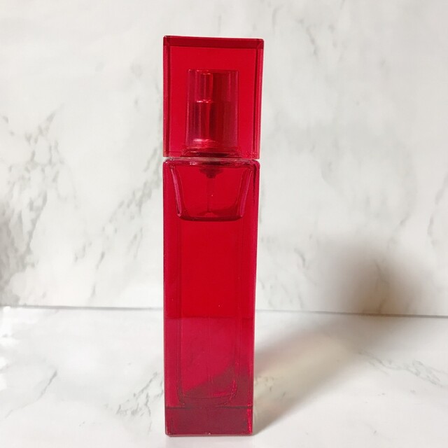 CAROLINA HERRERA(キャロライナヘレナ)の希少　キャロライナ　ヘレラ　シック　オーデパルファム　30ml コスメ/美容の香水(香水(女性用))の商品写真