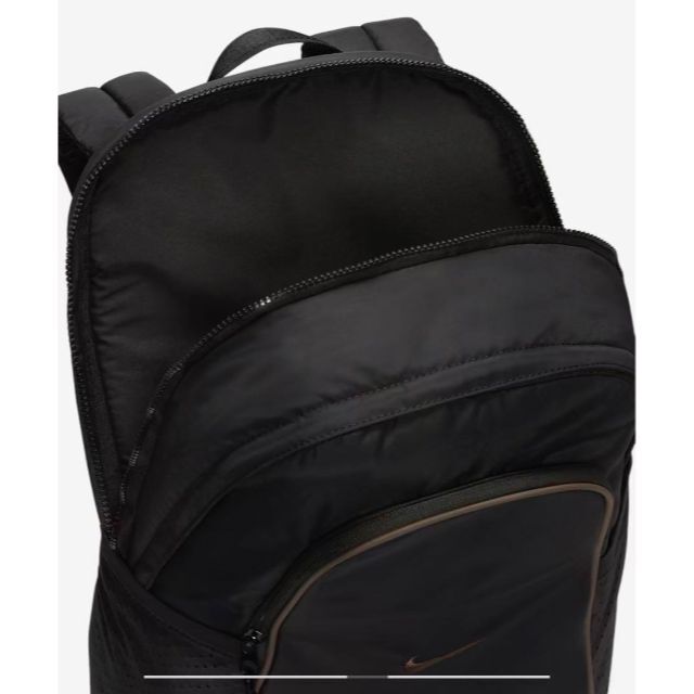 NIKE(ナイキ)の新品  ナイキ スポーツウェア エッセンシャル  バックパック  20L メンズのバッグ(バッグパック/リュック)の商品写真