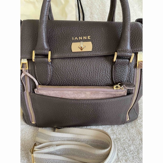 IANNE(イアンヌ)のイアンヌ IANNE  ヴァネッサ  ショコラ レディースのバッグ(ハンドバッグ)の商品写真