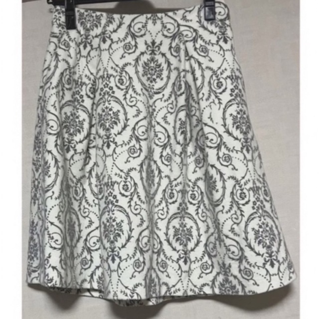 STRAWBERRY-FIELDS(ストロベリーフィールズ)のストロベリーフィールズ フレアスカート レディースのスカート(ひざ丈スカート)の商品写真