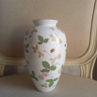 ウェッジウッド(WEDGWOOD)のWedgewood　ワイルドストロベリー　花瓶　希少(花瓶)