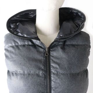 美品△デュベティカ FEBEDUE フェベドゥエ LANIFICIO F.LLI CERRUTI社製生地 カシミヤ混 ウールダウンベスト ダークグレー 42 レディース e05-st30316-24