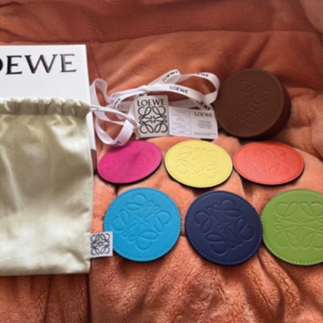 熱い販売 LOEWE ロエベ 新品 非売品 ノベルティ 革製 コースター