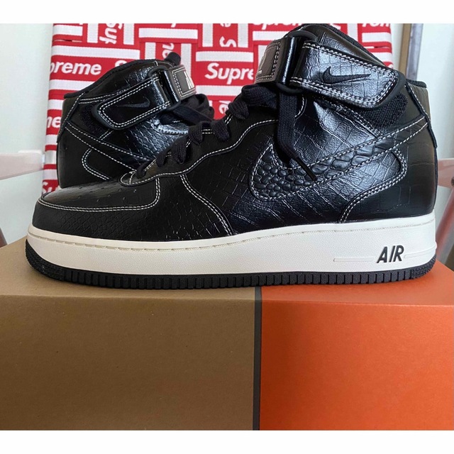 NIKE AIR FORCE 1 MID 07 LV8 27.5 cm