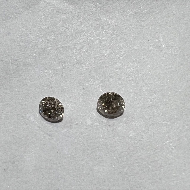 シルバー/レッド 天然ブラウンダイヤモンド K18ピアス 両耳