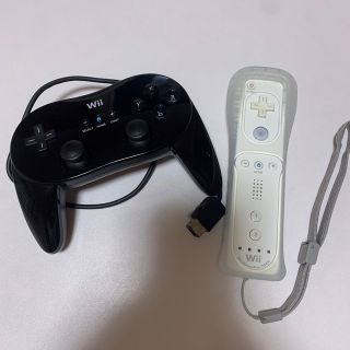 ニンテンドウ(任天堂)のwii リモコン コントローラー 白 黒 セット(その他)