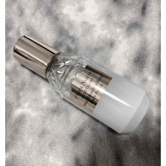 JILLSTUART(ジルスチュアート)のJill FloraNotis ホワイトスノードロップ 20ml コスメ/美容の香水(香水(女性用))の商品写真