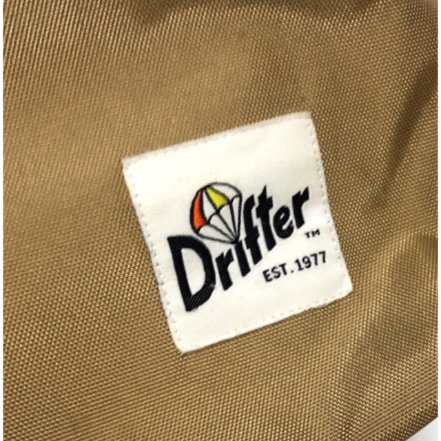 Drifter(ドリフター)のDrifter ドリフター 2WAY ナイロン バッグ カーキ ベージュ ショル メンズのバッグ(ショルダーバッグ)の商品写真