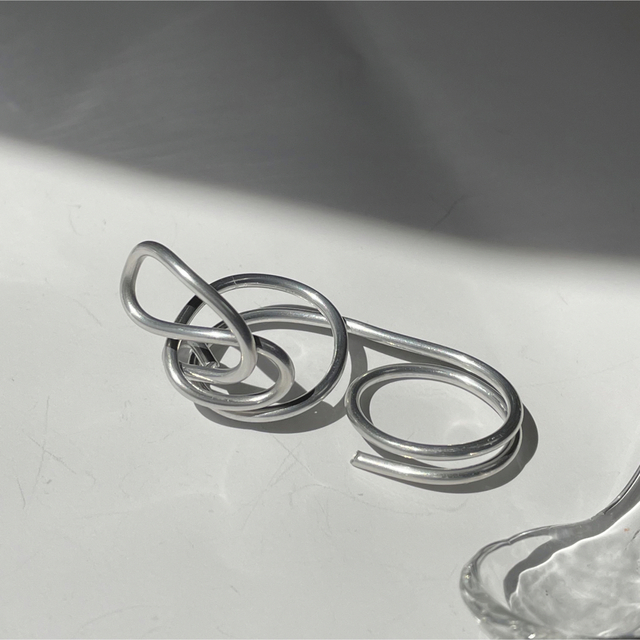 two line w finger ring _ ダブルフィンガーリング レディースのアクセサリー(リング(指輪))の商品写真