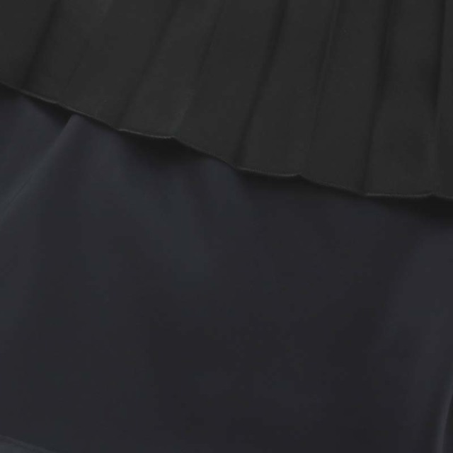 en recre(アンレクレ)のアンレクレ プリーツスカート ひざ丈 バイカラー 36 S 紺 黒 レディースのスカート(ひざ丈スカート)の商品写真