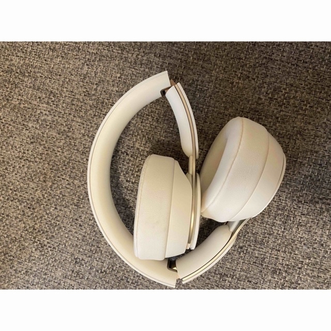 Beats by Dr Dre(ビーツバイドクタードレ)の[美品] Beats by Dr Dre SOLO PRO IVORY スマホ/家電/カメラのオーディオ機器(ヘッドフォン/イヤフォン)の商品写真