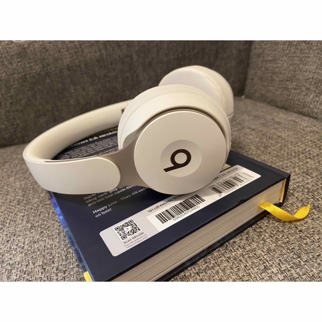 Beats by Dr Dre(ビーツバイドクタードレ)の[美品] Beats by Dr Dre SOLO PRO IVORY スマホ/家電/カメラのオーディオ機器(ヘッドフォン/イヤフォン)の商品写真