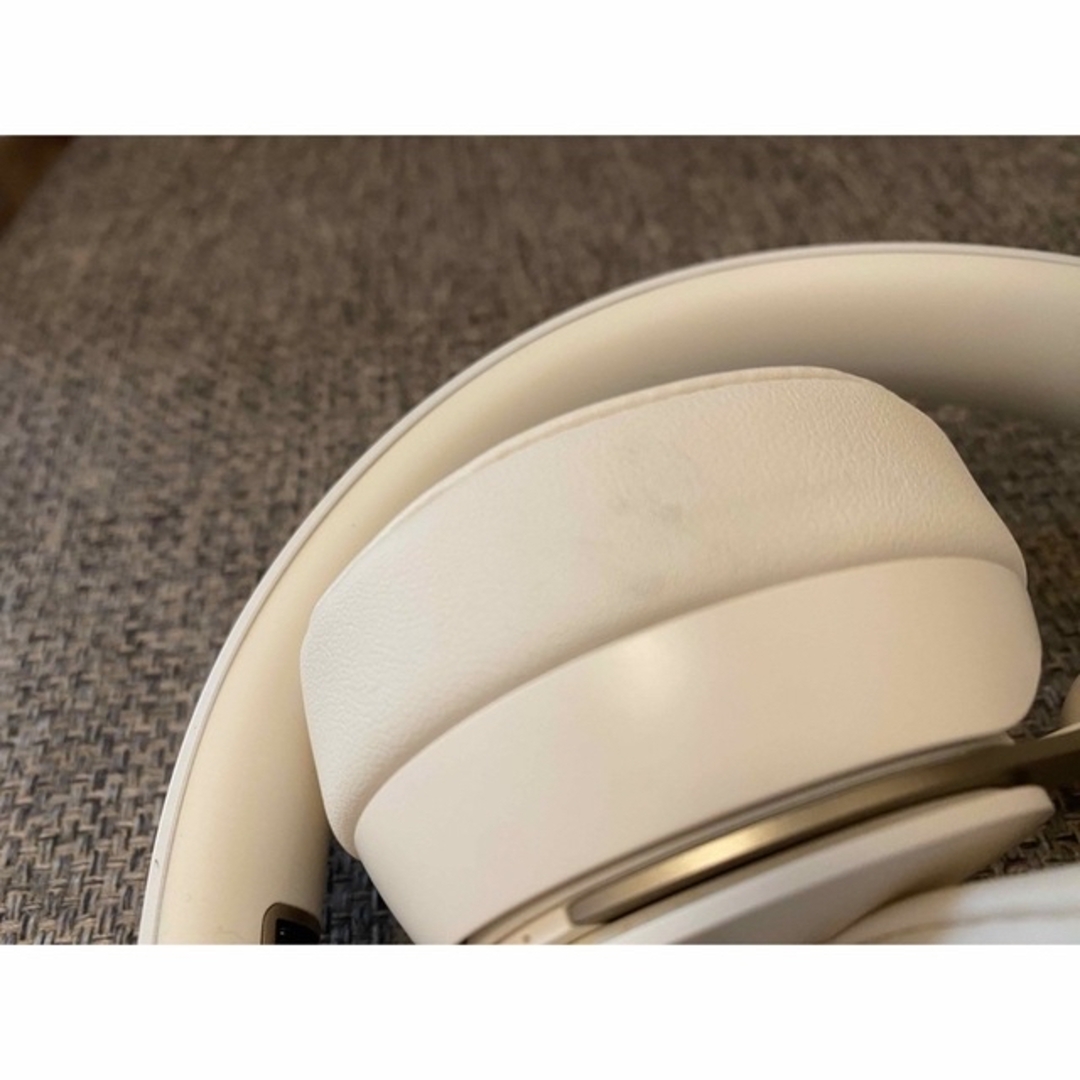 Beats by Dr Dre(ビーツバイドクタードレ)の[美品] Beats by Dr Dre SOLO PRO IVORY スマホ/家電/カメラのオーディオ機器(ヘッドフォン/イヤフォン)の商品写真