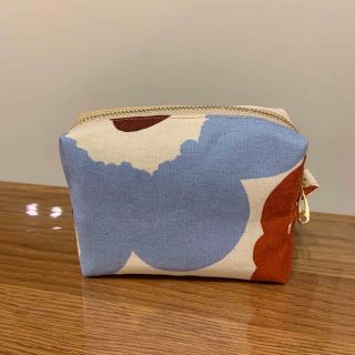 マリメッコ(marimekko)のマリメッコ　ハンドメイド　ポーチ(ポーチ)