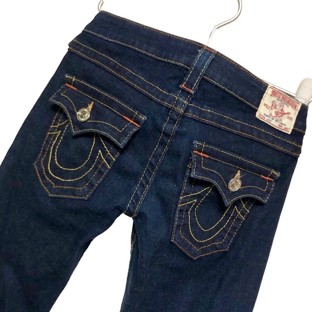 True Religion(トゥルーレリジョン)のTRUE RELIGION［JULIE］ダークウォッシュローライズジーンズ レディースのパンツ(デニム/ジーンズ)の商品写真