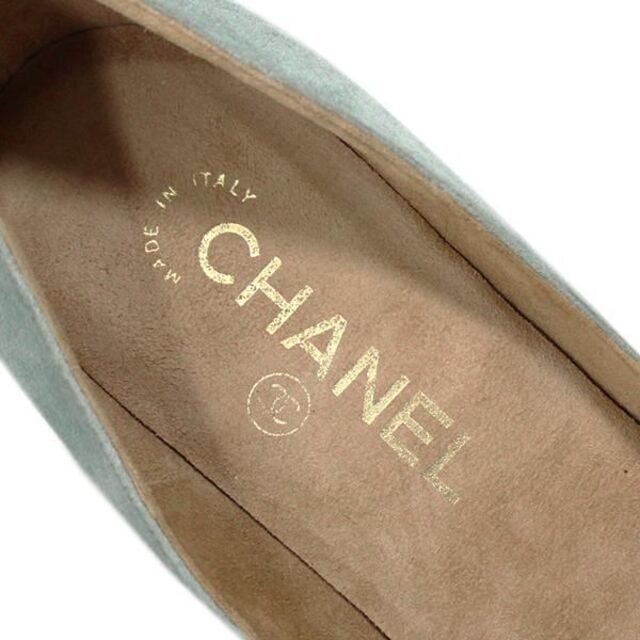 CHANEL(シャネル)のシャネル 靴 パンプス スエード ライトブルーxベージュ JJS01798 レディースの靴/シューズ(ハイヒール/パンプス)の商品写真