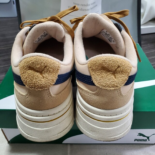 プーマ 厚底スニーカー ベージュネイビー系23cm