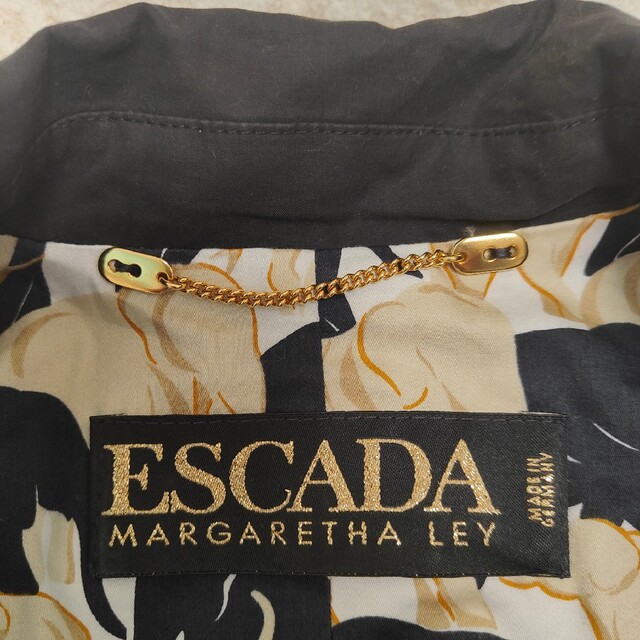 ESCADA(エスカーダ)のエスカーダ 金ボタン&コットンコート ブラック レディースのジャケット/アウター(テーラードジャケット)の商品写真